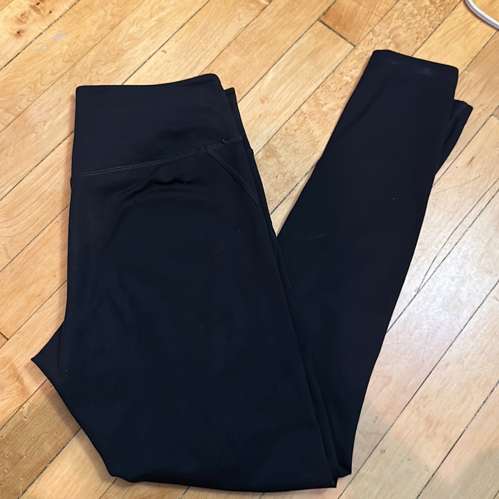 Girlfriend Collective  Black Compressive Mid-Rise Legging — size medium